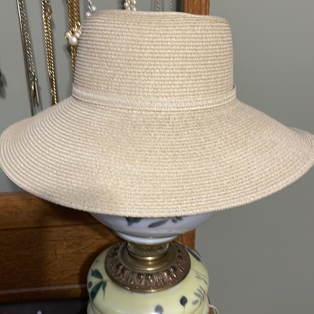 Light tan sun hat from San Diego Hat Company